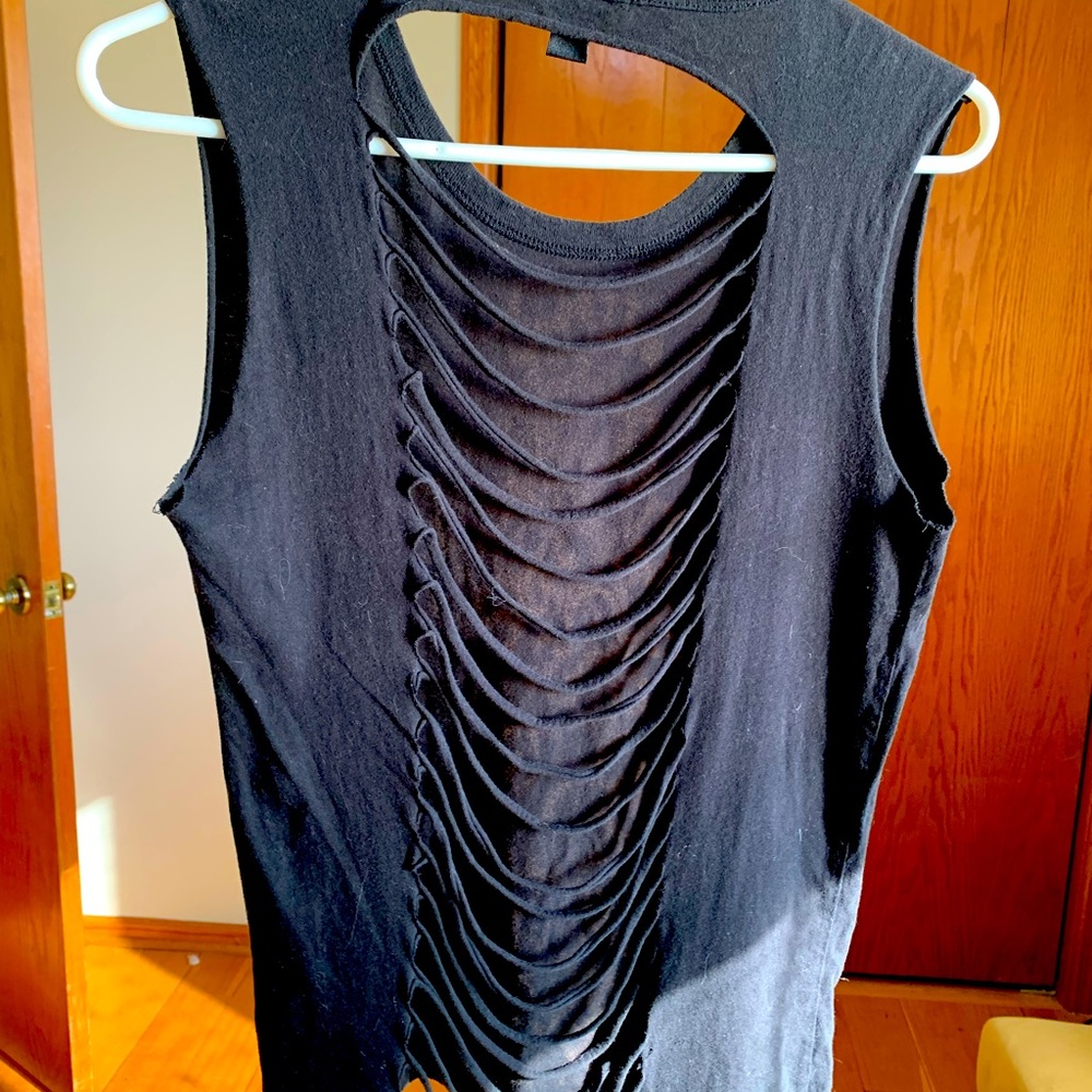 Forever 21 black tank top with shredded back size Small